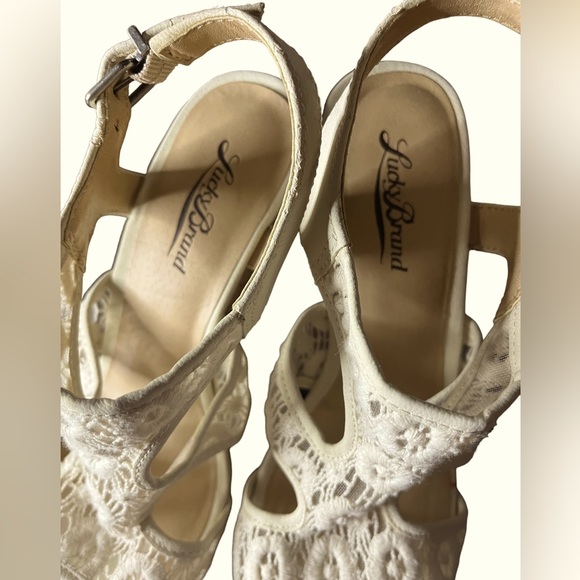 NEW! Lucky Ranette Wedges - Picture 10 of 11